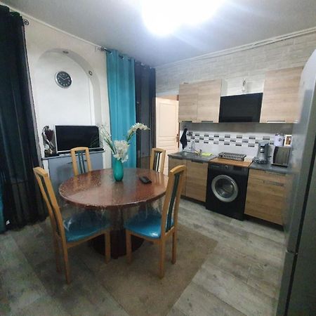 Bel Petit Appartement Шарлевиль-Мезьер Экстерьер фото